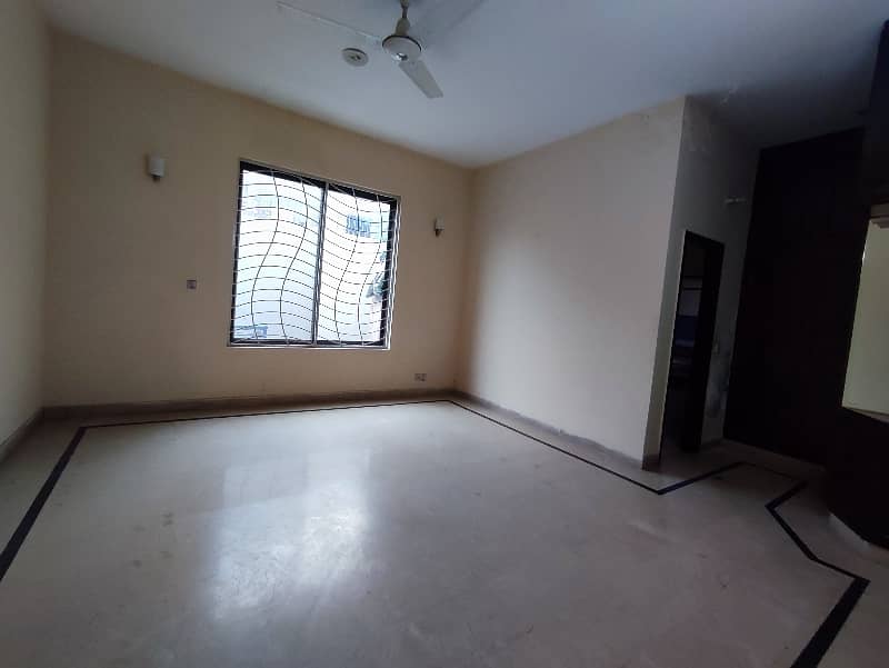 1 kanal independent house available for rent 25