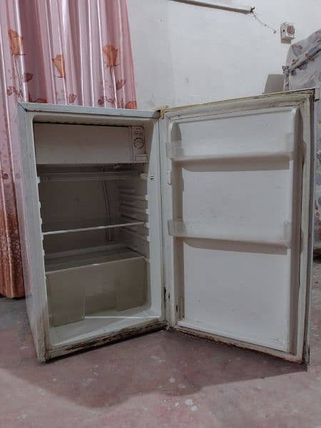 Mini Refrigerator 4