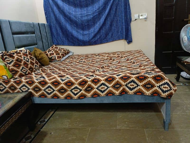 wooden bed nice condition 3