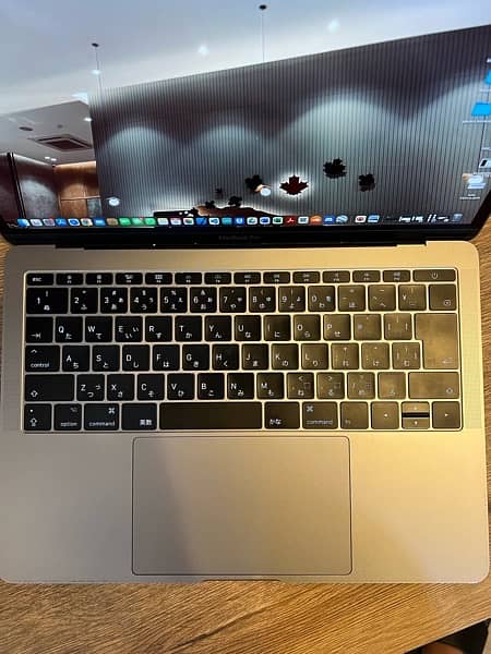 Macbook pro 2017 13” 1