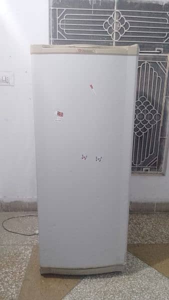 Dawlance Refrigerator used like new 0