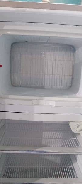 Dawlance Refrigerator used like new 3