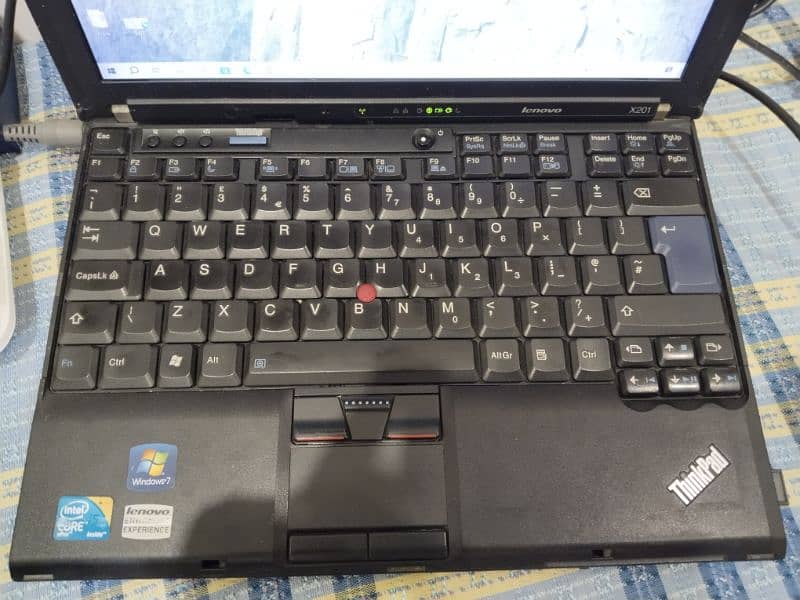 Lenovo-X201 (Mini ThinkPad) 1