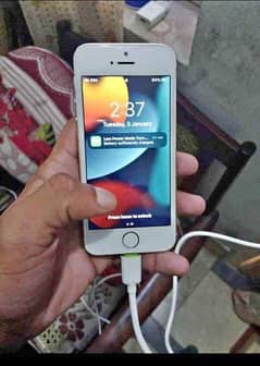 I phone 5s pta approved 64gb 0322,7573476 Whatsapp