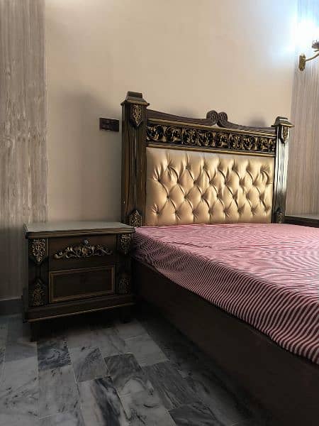 Queen size bed for urgent sale 1