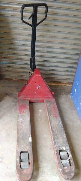 chair,2,    hand pallet lifter  ,  water pressure pomp, weight  1000kg 6