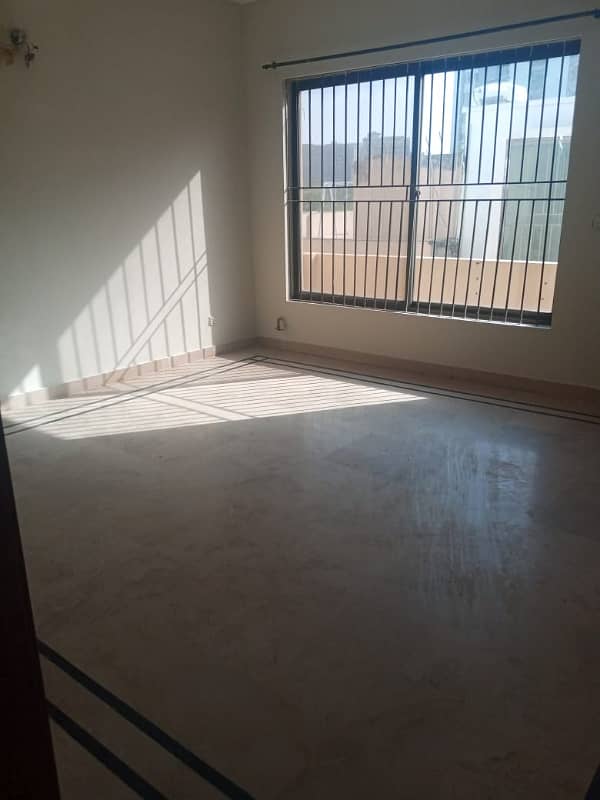 Upper Portion Of 10 Marla In E-11/4 For Rent 11