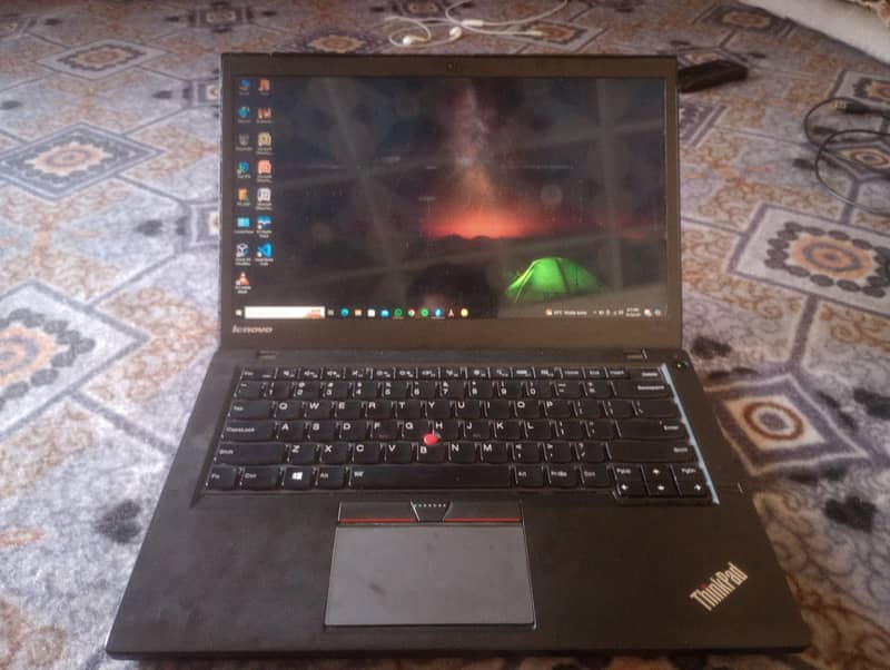 Lenovo ThinkPad Core(TM) i5-5200U 0