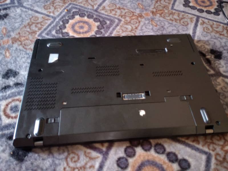 Lenovo ThinkPad Core(TM) i5-5200U 7