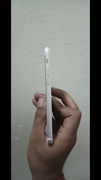 i phone 6s with lush condition pta approved 4