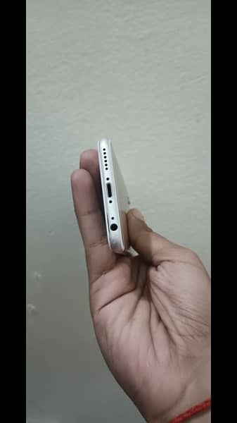 i phone 6s with lush condition pta approved 5