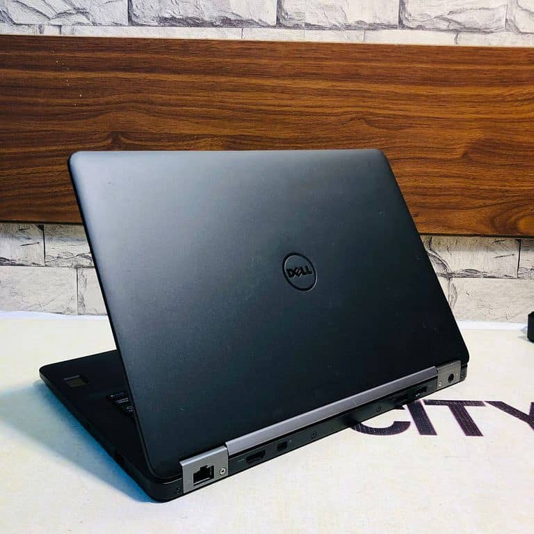 Dell Latitude E7270 Core i5 6th Generation - 08GB RAM 256GB SSD 0