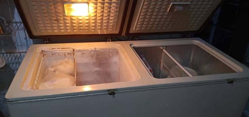 Dawlance Deep freezer in pristine condition. 2