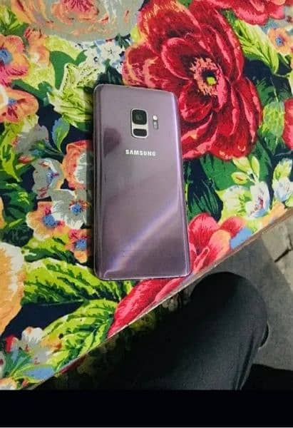 Samsung galaxy s9 edge. . 1