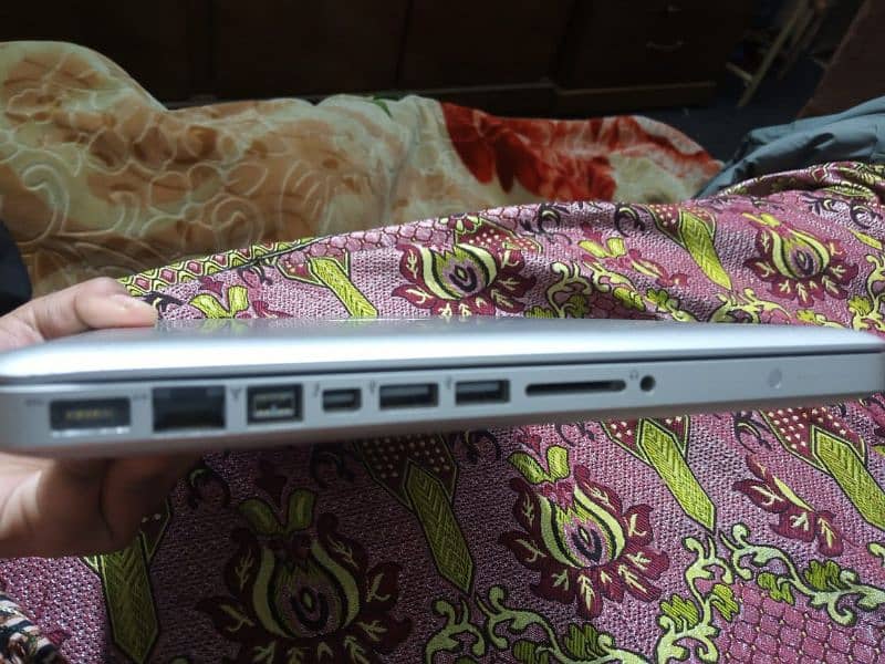 MacBook Pro 2011 model 1