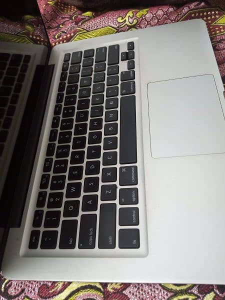 MacBook Pro 2011 model 2