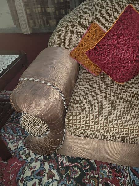 sofa set in new condition 2