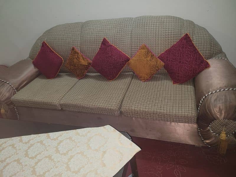 sofa set in new condition 3