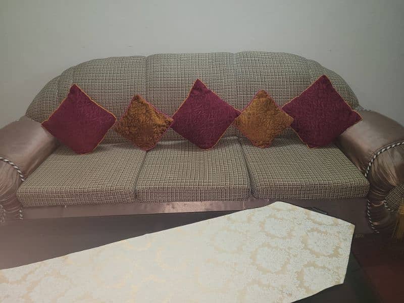 sofa set in new condition 4