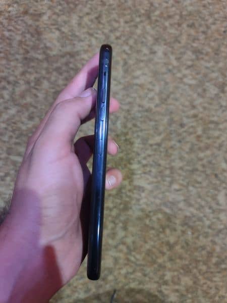 LG G8 Thinq 6 / 128 never opened available in good condition 2