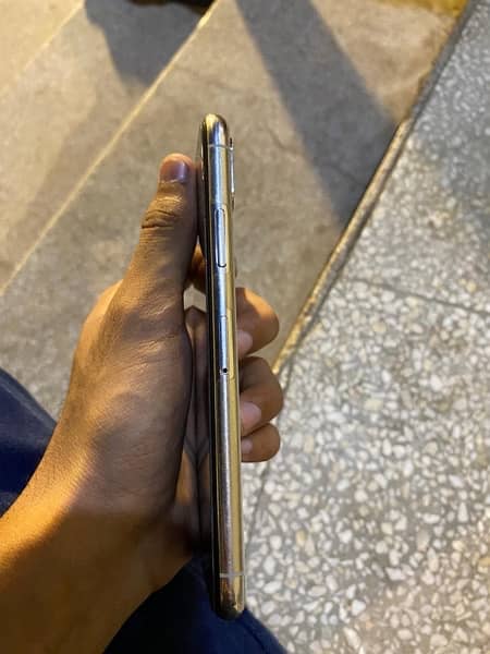 iPhone X 64GB non-pta 1