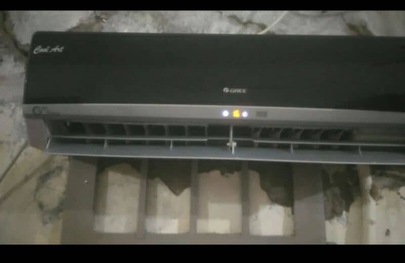 GREE 1.5 ton inverter heat and cool totally genuine 0