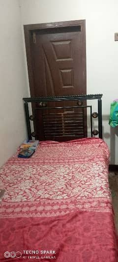 iron bed 0