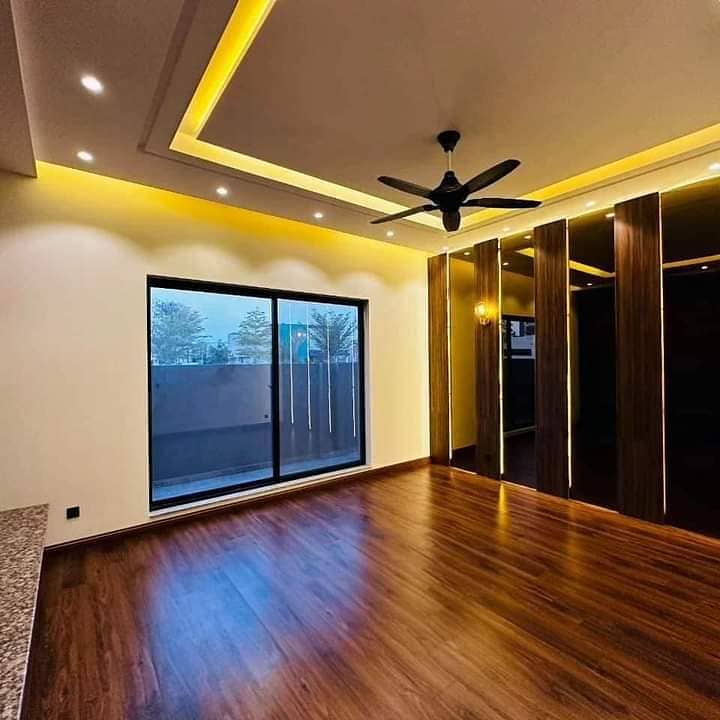 One kanal Brand New House Availaable For Rent 9