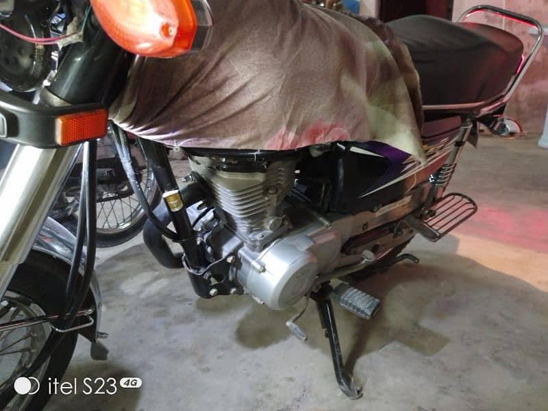 Honda 125 zabarbast bike he urgent sale 8