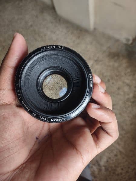 canon lense EF 50mm 1.1. 8 2