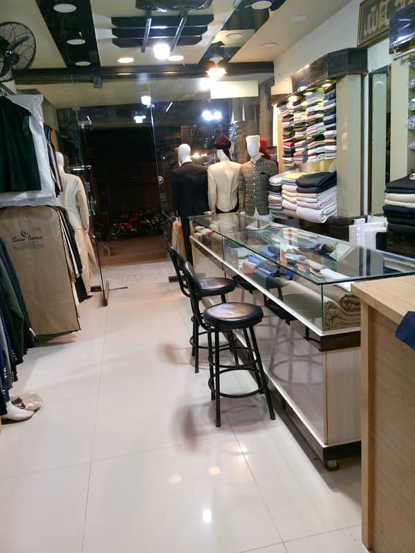 SHOP AVAILABLE FOR SALE AT PRIME LOCATED TARIQ ROAD 6