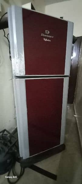 used dawlance refrigerator in good condition for sell 2