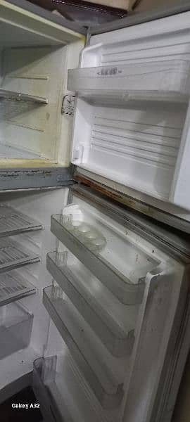used dawlance refrigerator in good condition for sell 4