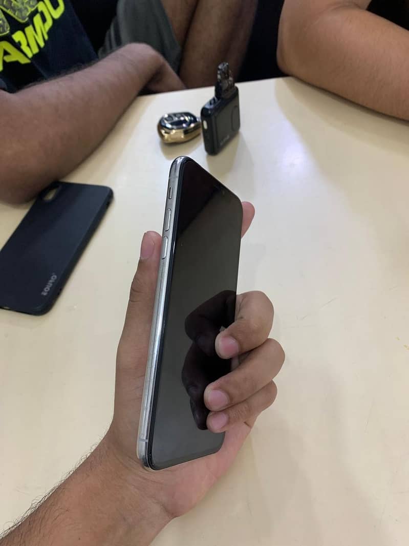 iphone   x 64gb approved 2
