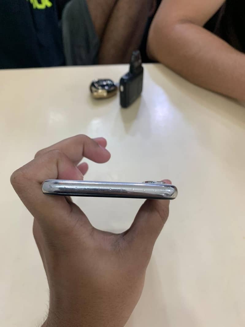 iphone   x 64gb approved 4