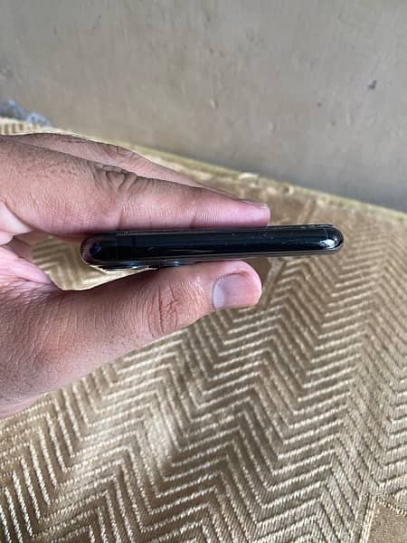 iphone 11 pro max 64gb pta approved 3