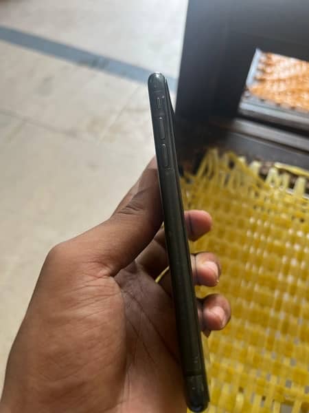 iphone xr non pta 10.9 only battery chnge baki all ok good working 1