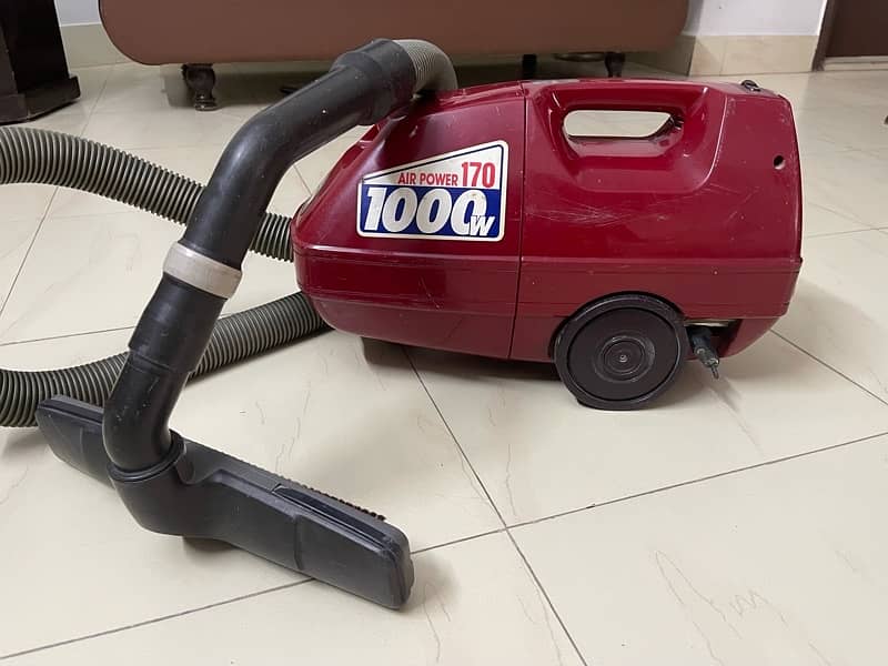 Vacuum Cleaner - National 0
