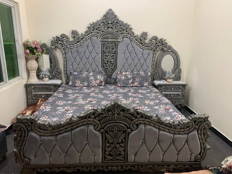 KING SIZE DOUBLE BED WITH FULL FURNITURE 6