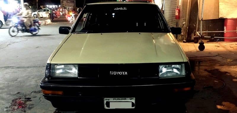 Toyota Corolla DX Saloon 1985 3
