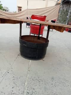 Table chairs for outdoor sitting (Drums)