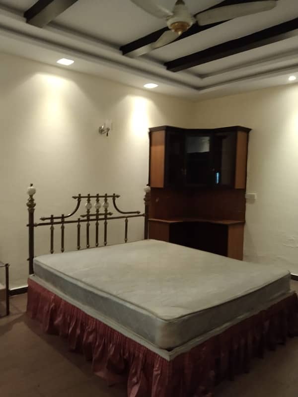 1 Kanal Upper Portion Available For Rent In DHA Lahore Phase 5 Block G 4