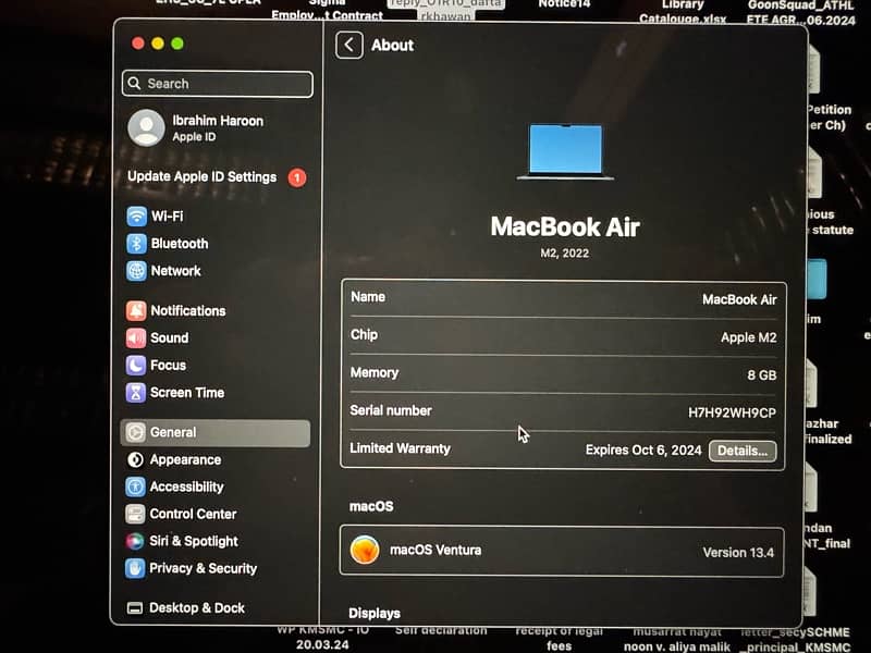 selling MacBook Air 13 in, 8gb, 256 GB (still in warranty) 4