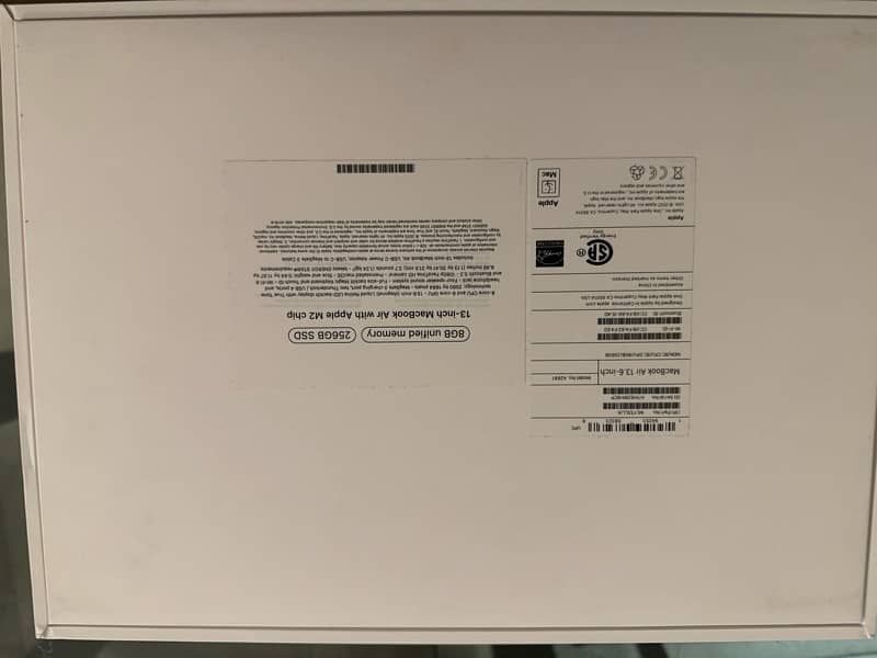 selling MacBook Air 13 in, 8gb, 256 GB (still in warranty) 10