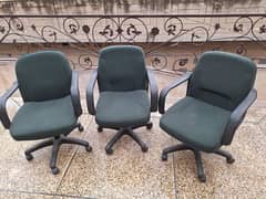 4 office chair in good condition for sale