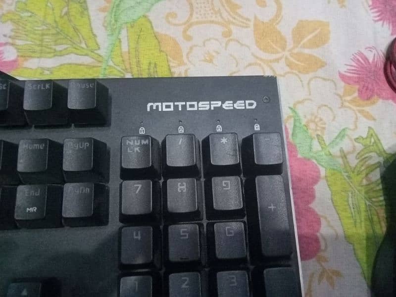 speed moto & redragon RGB mechanical keyboard and gaming mouse 1