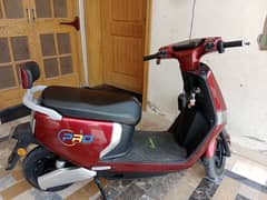 crown Evee electric scooty