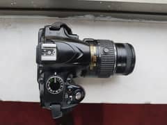 Nikon D3200. with big and charger