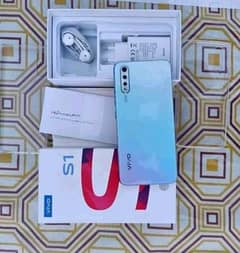 Vivo S1 4+128 With full box charger