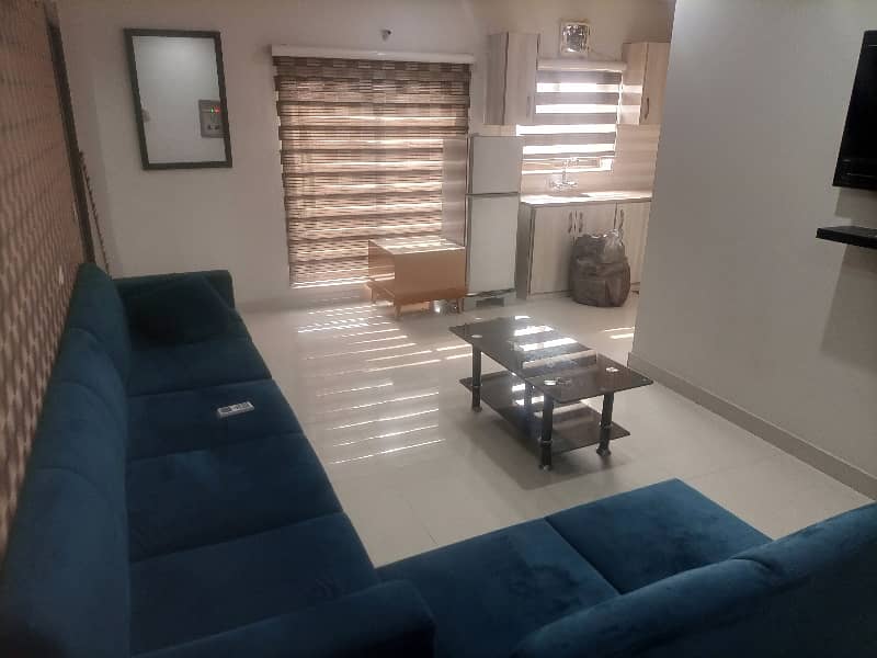1 BED FULLY LUXURY FURNISH IDEAL LOCATION EXCELLENT FLAT FOR RENT IN BAHRIA TOWN LAHORE 6